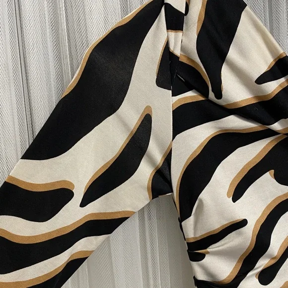 Diane Von Furstenberg Black and Cream Zebra “Bentley” 3/4 Sleeve 100% Silk Dress - Picture 10 of 16